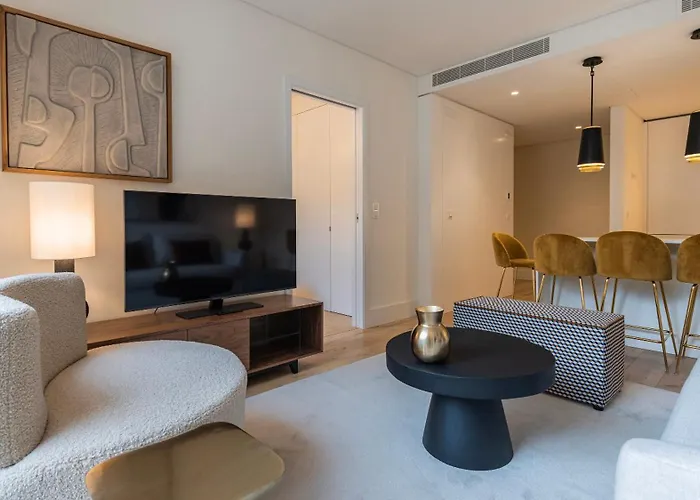 Deluxe 1 Bdr W/ Pool View By Lovelystay Lissabon