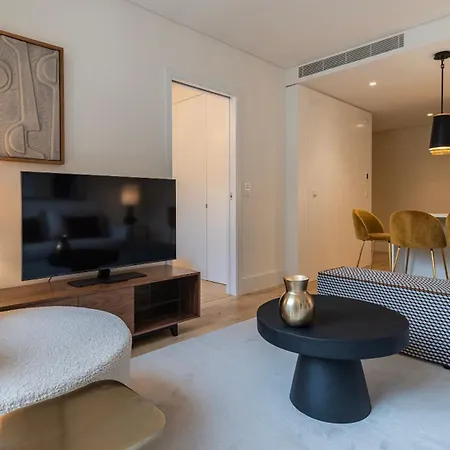 Deluxe 1 Bdr With Pool By Lovelystay Lisbona