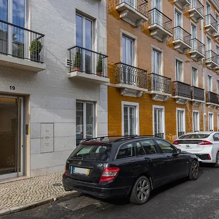 Deluxe 1 Bdr W/ Pool View By Lovelystay Apartamento Lisboa