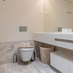 Deluxe 1 Bdr W/ Pool View By Lovelystay *