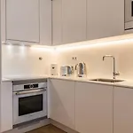Deluxe 1 Bdr W/ Pool View By Lovelystay * Lisboa