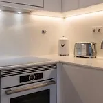 Deluxe 1 Bdr W/ Pool View By Lovelystay Appartement Lisboa