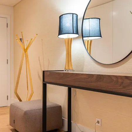 Apartman Deluxe 1 Bdr W/ Pool View By Lovelystay Lisboa