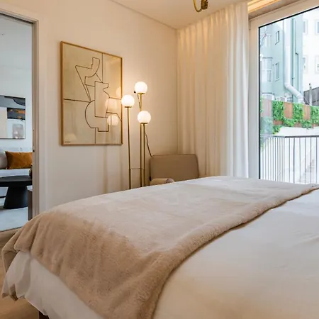 Apartman Deluxe 1 Bdr W/ Pool View By Lovelystay