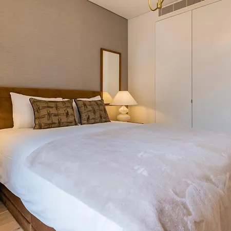 Deluxe 1 Bdr W/ Pool View By Lovelystay Apartman *
