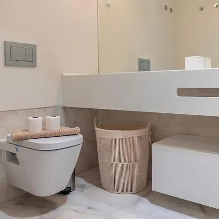 Apartman Deluxe 1 Bdr W/ Pool View By Lovelystay