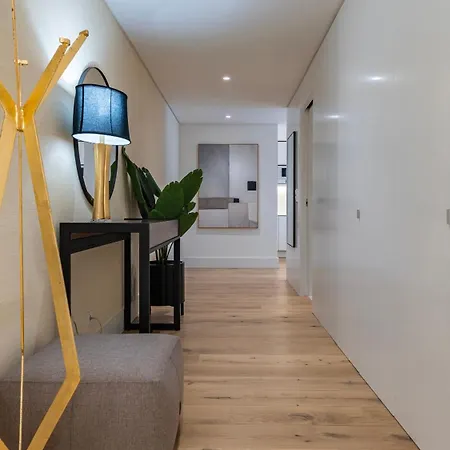 Deluxe 1 Bdr W/ Pool View By Lovelystay Apartman *