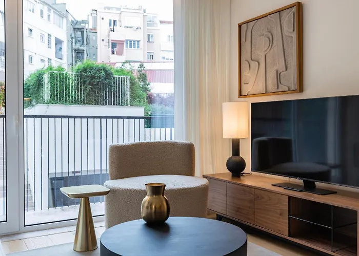 Deluxe 1 Bdr W/ Pool View By Lovelystay * リスボン